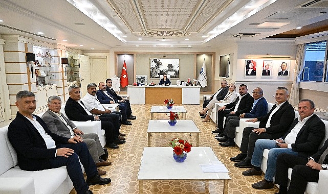Muhtarlardan Başkan Vekili &Ouml;zdemir&rsquo;e ziyaret