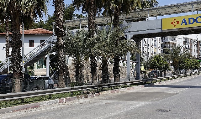 Muratpaşa&rsquo;da kritik hatta vana yenileme &ccedil;alışması tamamlandı