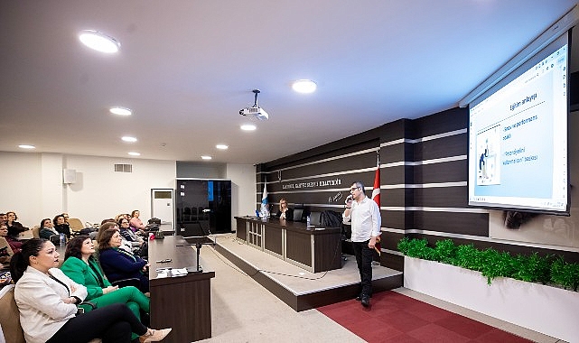 Narlıdere&rsquo;de Kuşaklar Arası &Ccedil;atışma Konuşuldu