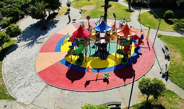 Narlıdere&rsquo;de Oyun Parkı Zeminleri Yenileniyor