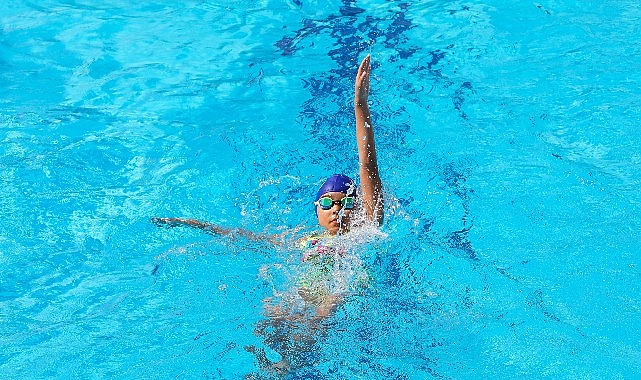 Narlıdere&rsquo;de Y&uuml;zme Kursları Başladı