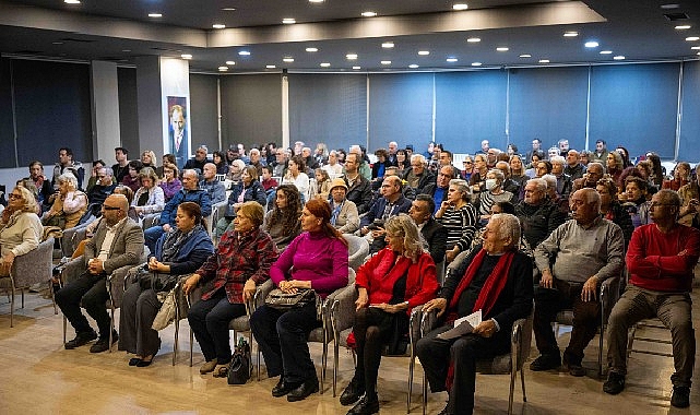 Nazım Hikmet Bornova&rsquo;da barış, &ouml;zg&uuml;rl&uuml;k ve umutla anıldı