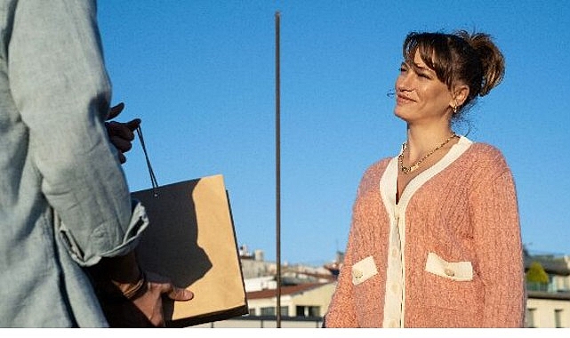 Netflix, 3. Sezonuyla Geri D&ouml;nen Kimler Geldi Kimler Ge&ccedil;ti&rsquo;nin Resmi Tanıtım Fragmanını Paylaştı