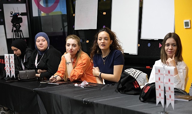 Netflix, Anadolu&rsquo;daki Gen&ccedil; Yeteneklere Desteğini S&uuml;rd&uuml;r&uuml;yor