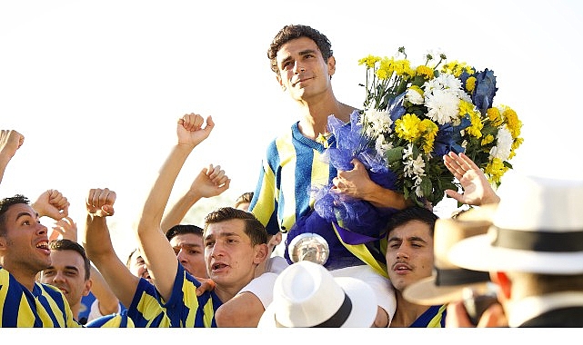 Netflix, futbol tarihine damgasını vuran Lefter K&uuml;&ccedil;&uuml;kandonyadis&rsquo;in hayatına odaklanan filmi Lefter: Bir Ordinary&uuml;s Hikayesi&rsquo;nin fragmanını paylaştı