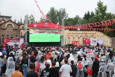 Nevşehir'de Binlerce Vatandaş Milli Takım İ&ccedil;in Dev Ekranda Buluştu