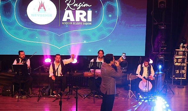 Nevşehir&rsquo;de Abdurrahman &Ouml;n&uuml;l Konserine Yoğun İlgi