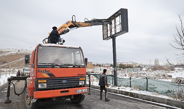 Nevşehir&rsquo;de Sahipsiz Totem ve Levhalar Kaldırılıyor