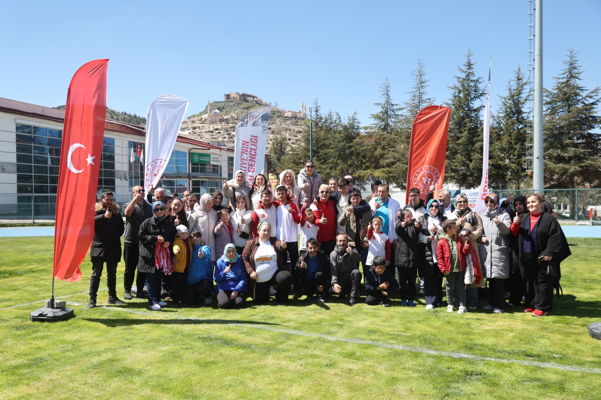 Nevşehir&rsquo;de &Ouml;zel Sporcular Pistte Engel Tanımadı!