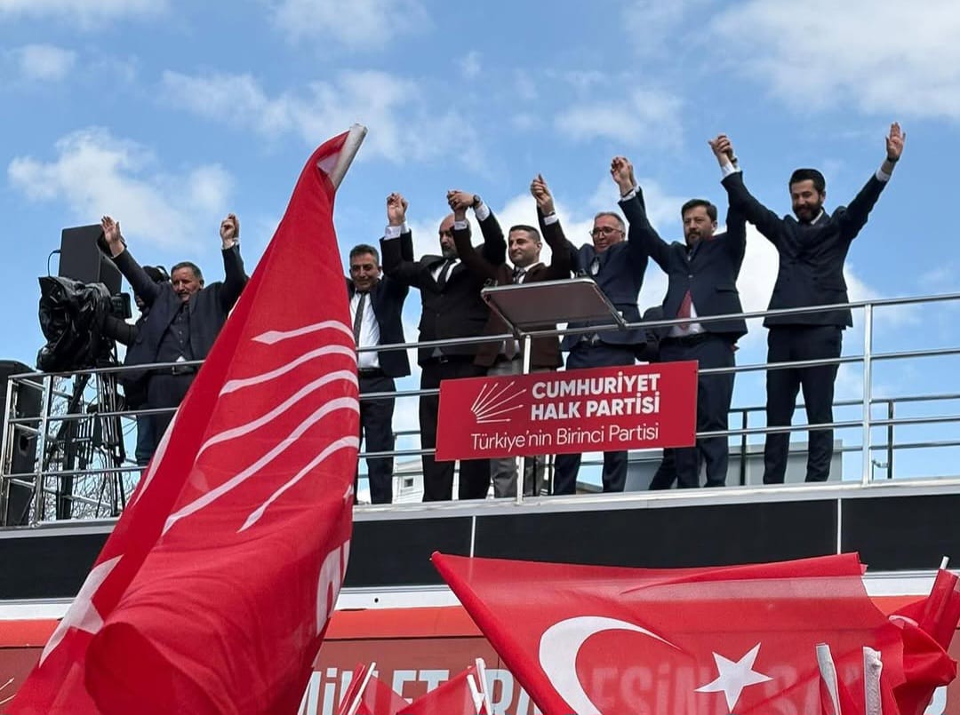 &Ouml;zg&uuml;r &Ouml;zel Nevşehir Mitinginde Sandık &Ccedil;ağrısı Yaptı