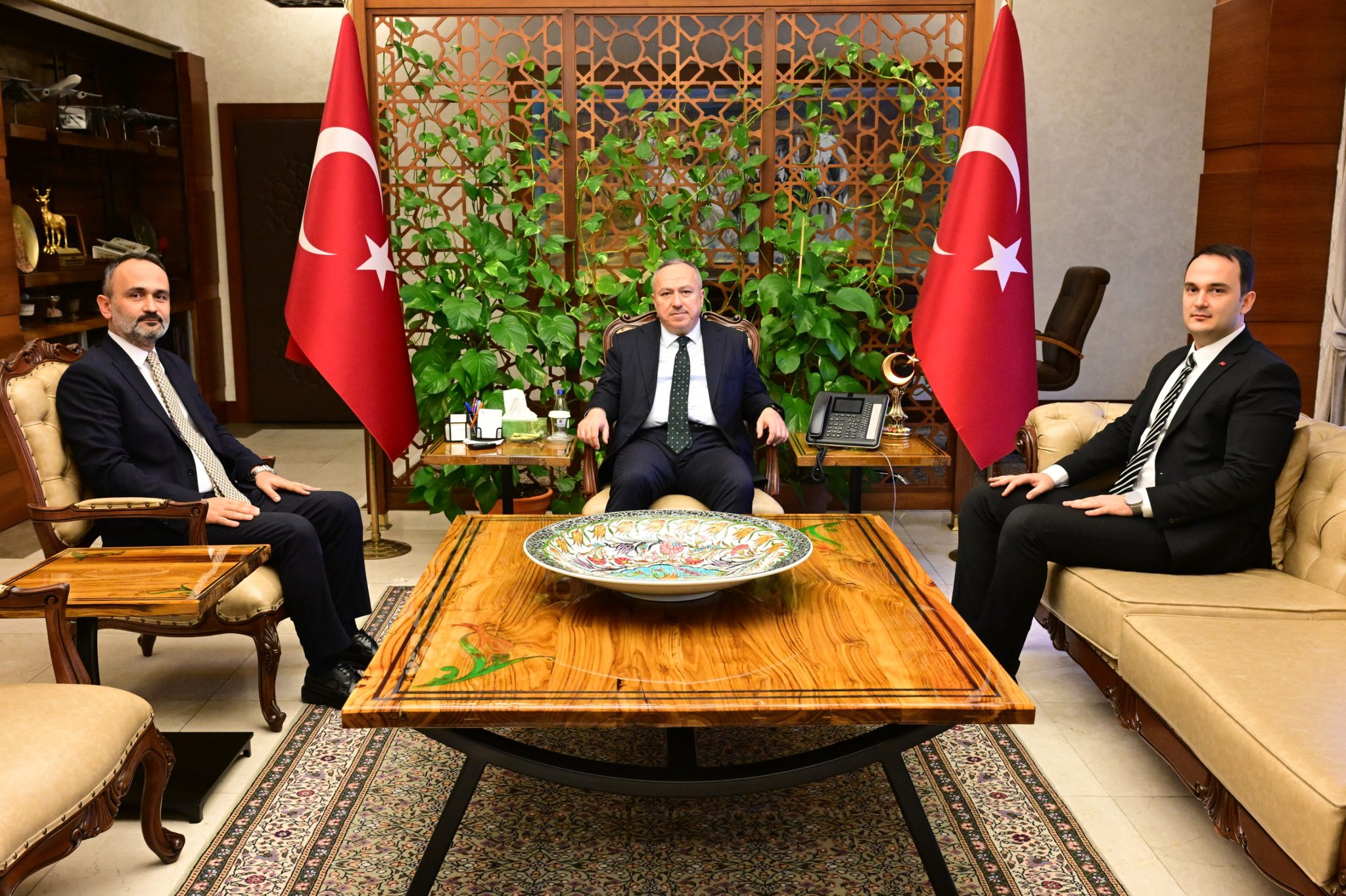 Vali Fidan&rsquo;dan Valilik Makamında Yoğun Mesai