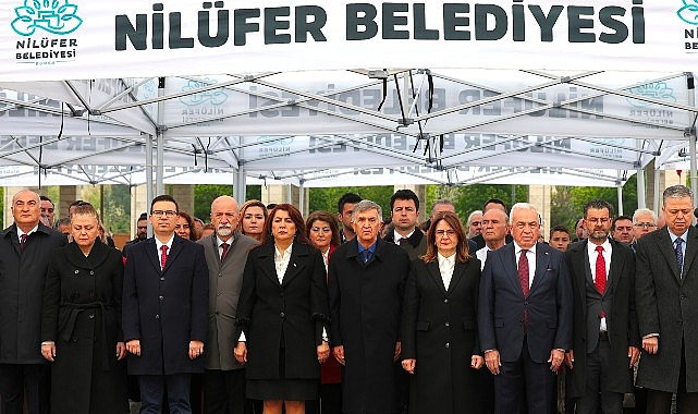 Nil&uuml;fer, 23 Nisan&rsquo;ı Cumhuriyet Meydanı&rsquo;nda kutladı