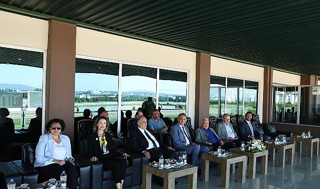 Nil&uuml;fer Belediye Başkanlığı Koşusu&rsquo;nun galibi &ldquo;Taşan&rdquo;