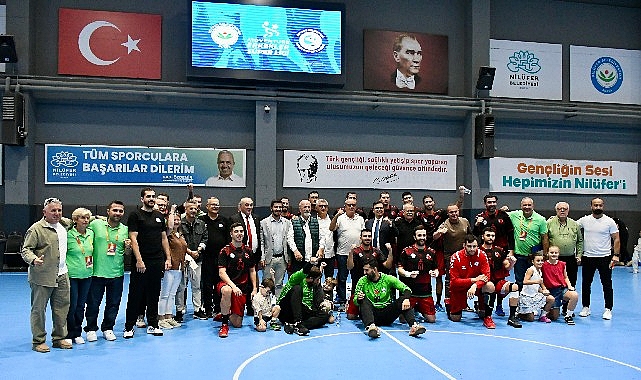 Nil&uuml;fer Belediyespor, yoluna kayıpsız devam ediyor