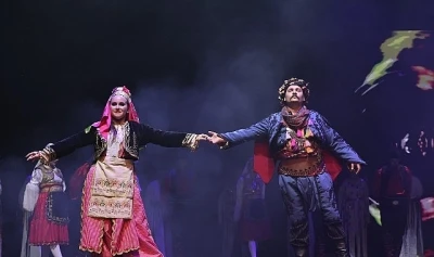 Nil&uuml;fer&rsquo;in dans&ccedil;ılarından g&ouml;rsel ş&ouml;len
