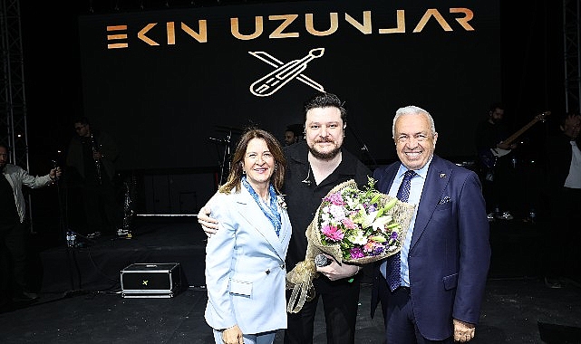 Nil&uuml;fer Karadeniz Festivali&rsquo;nde Ekin Uzunlar r&uuml;zgarı