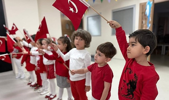 Nil&uuml;fer kreşlerinde Cumhuriyet sevinci