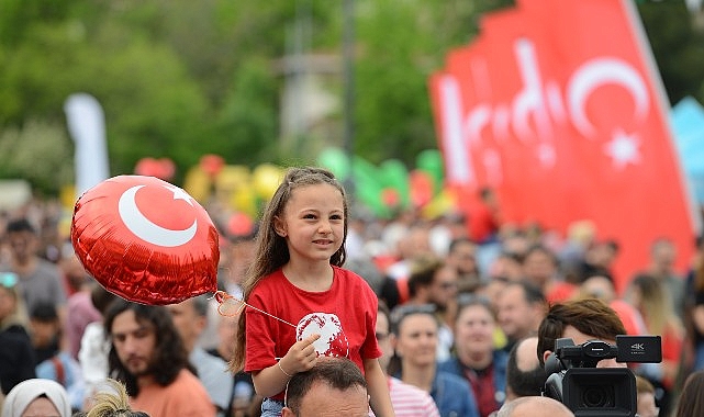 Nil&uuml;fer&rsquo;de 23 Nisan &Ccedil;ocuk Bayramı&rsquo;na renkli kutlama