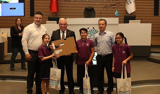 Nil&uuml;fer&rsquo;de &ccedil;evre kahramanları &ouml;d&uuml;llendirildi