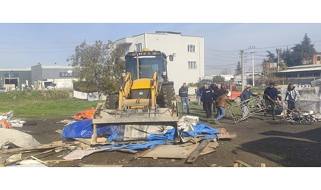 Nil&uuml;fer&rsquo;de &ccedil;evre temizliği