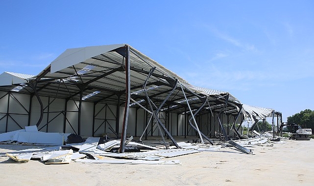 Nil&uuml;fer&rsquo;de iki ka&ccedil;ak fabrika yerle bir edildi