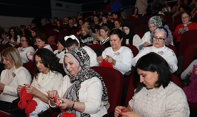 Nil&uuml;fer&rsquo;de kadınlar iyilik i&ccedil;in ilmek attılar