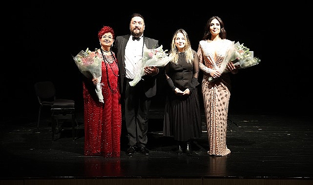 Nil&uuml;fer&rsquo;de m&uuml;zik dolu bir Sevgililer G&uuml;n&uuml; akşamı
