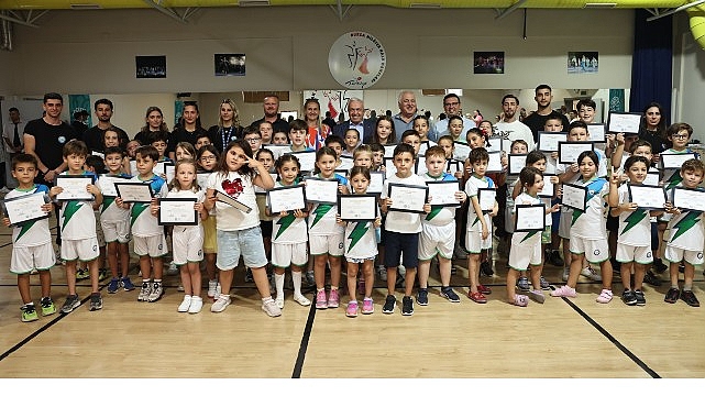 Nil&uuml;fer&rsquo;de &ldquo;Tam G&uuml;n Spor Etkinlikleri&rdquo; renkli g&ouml;sterilerle sona erdi