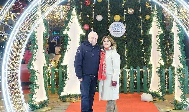 Nil&uuml;ferliler 2026&rsquo;yı Cumhuriyet Meydanı&rsquo;nda karşıladı