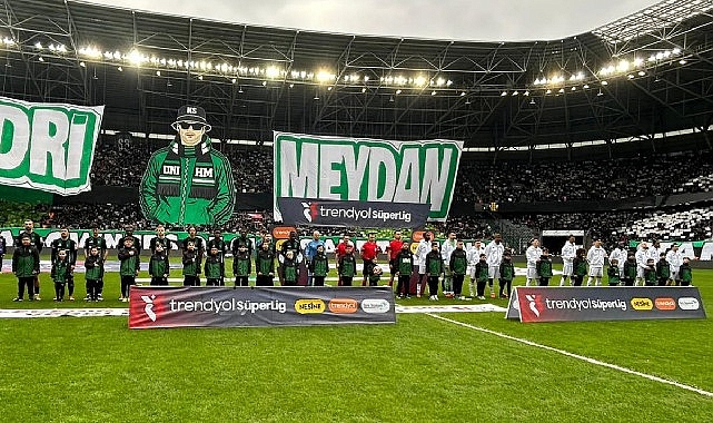 O &ccedil;ocuklar ma&ccedil;ta yerlerini aldı