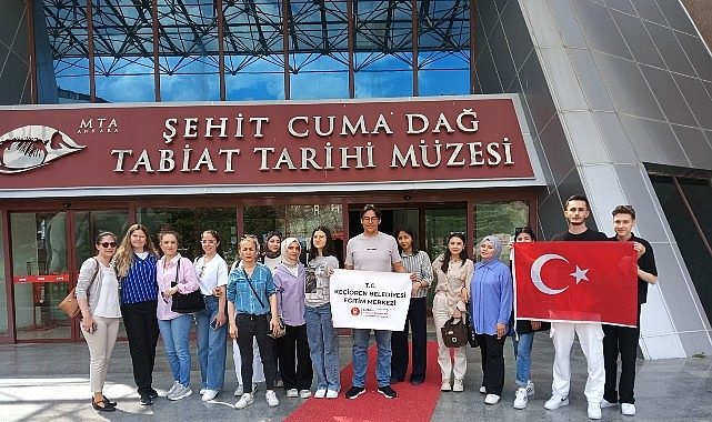 &Ouml;ğrenciler MTA Tabiat Tarihi M&uuml;zesi'ni Gezdi