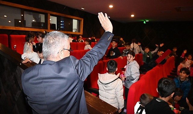 &Ouml;ğrencilerden sinema keyfi