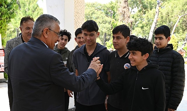 &Ouml;ğrencilere &ouml;nce yemek sonra zirvede kar keyfi