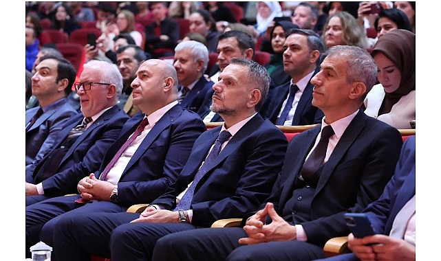 &Ouml;ğretmenler G&uuml;n&uuml; Bayrampaşa&rsquo;da t&ouml;renle kutlandı