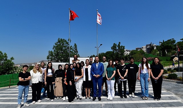 &Ouml;mer Eşki &ouml;ğrencilere Kıbrıs&rsquo;ı anlattı