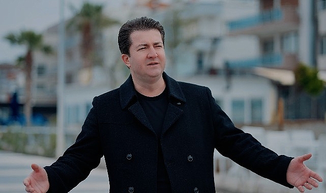 &Ouml;mer Faruk &Ouml;zcan&rsquo;dan Yeni Şarkı: 'Ben Gelmeden &Ouml;lme Diyor'