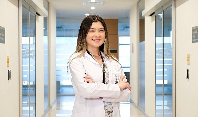 &Ouml;n dişlerde doku kaybı ve kırıklara yapılan lamina uygulamalar y&uuml;z g&uuml;ld&uuml;r&uuml;yor&hellip;