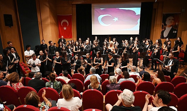 Onkoloji b&ouml;l&uuml;m&uuml;ndeki &ccedil;ocuklar i&ccedil;in iyilik konseri