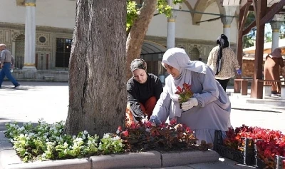 Ortak değerlere g&ouml;n&uuml;lden hizmet