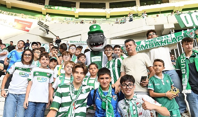 Osmangazi Belediyesi &ccedil;ocuklara Bursaspor sevgisi aşılıyor