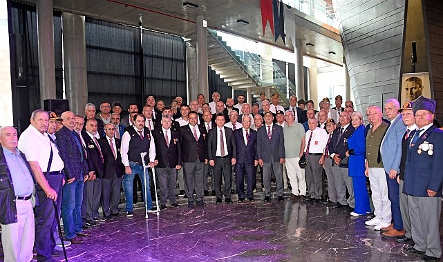 Osmangazi Belediyesi gazileri en &ouml;zel g&uuml;nlerinde unutmadı