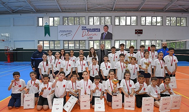 Osmangazi Belediyespor&rsquo;dan Badmintonda Tarihi Başarı