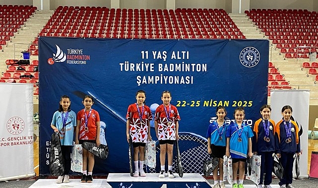 Osmangazi Belediyespor&rsquo;un gen&ccedil; badmintoncuları g&ouml;z doldurdu