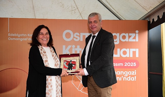 Osmangazi Kitap Fuarı t&uuml;m hızıyla devam ediyor