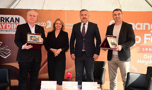 Osmangazi Kitap Fuarı Zengin İ&ccedil;eriğiyle S&uuml;r&uuml;yor