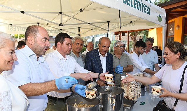 Osmangazi&rsquo;de aşure kazanları kardeşlik i&ccedil;in kaynadı