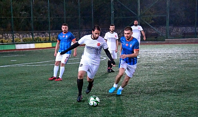 Osmangazi&rsquo;de Geleneksel Halı Saha Turnuvası Başladı