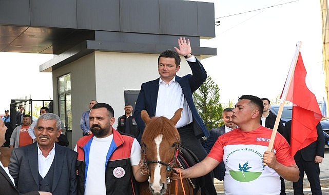 Osmangazi&rsquo;de geleneksel rahvan at koşusu coşkusu