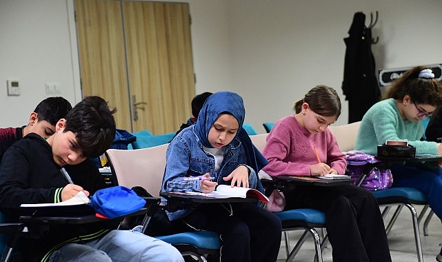 Osmangazi&rsquo;de K&uuml;&ccedil;&uuml;k Yazarlardan B&uuml;y&uuml;k Adım