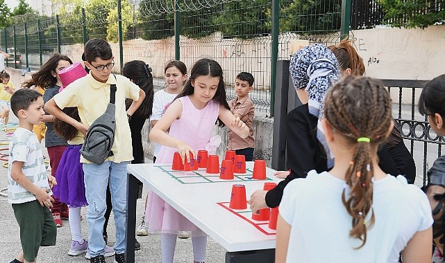Osmangazi&rsquo;de &ouml;ğrenciler i&ccedil;in At&ouml;lye Pazarı kuruldu